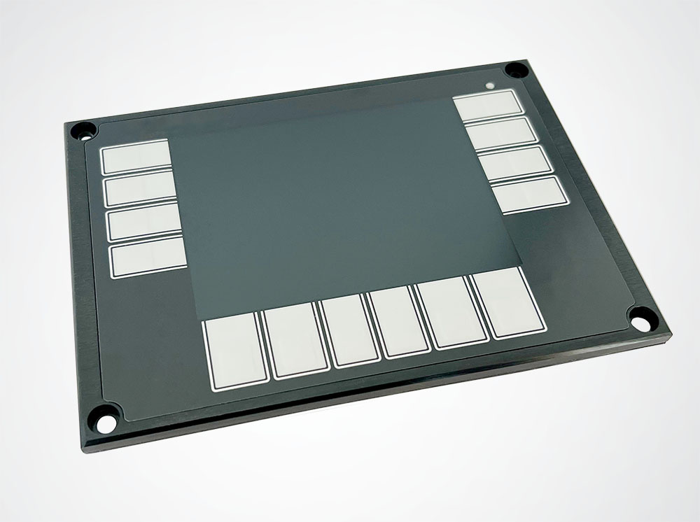 Touchscreen med display og knapper